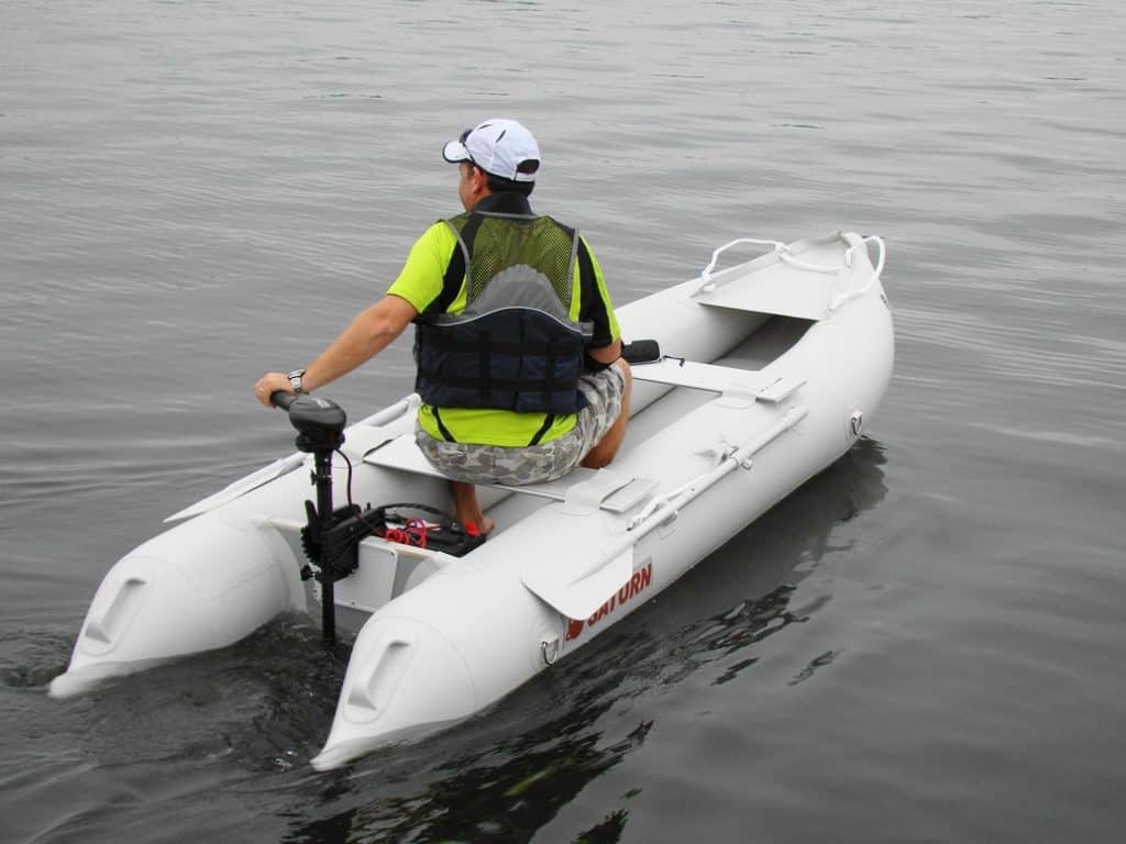 Best Trolling Motors: Buying Guide & Reviews For 2021